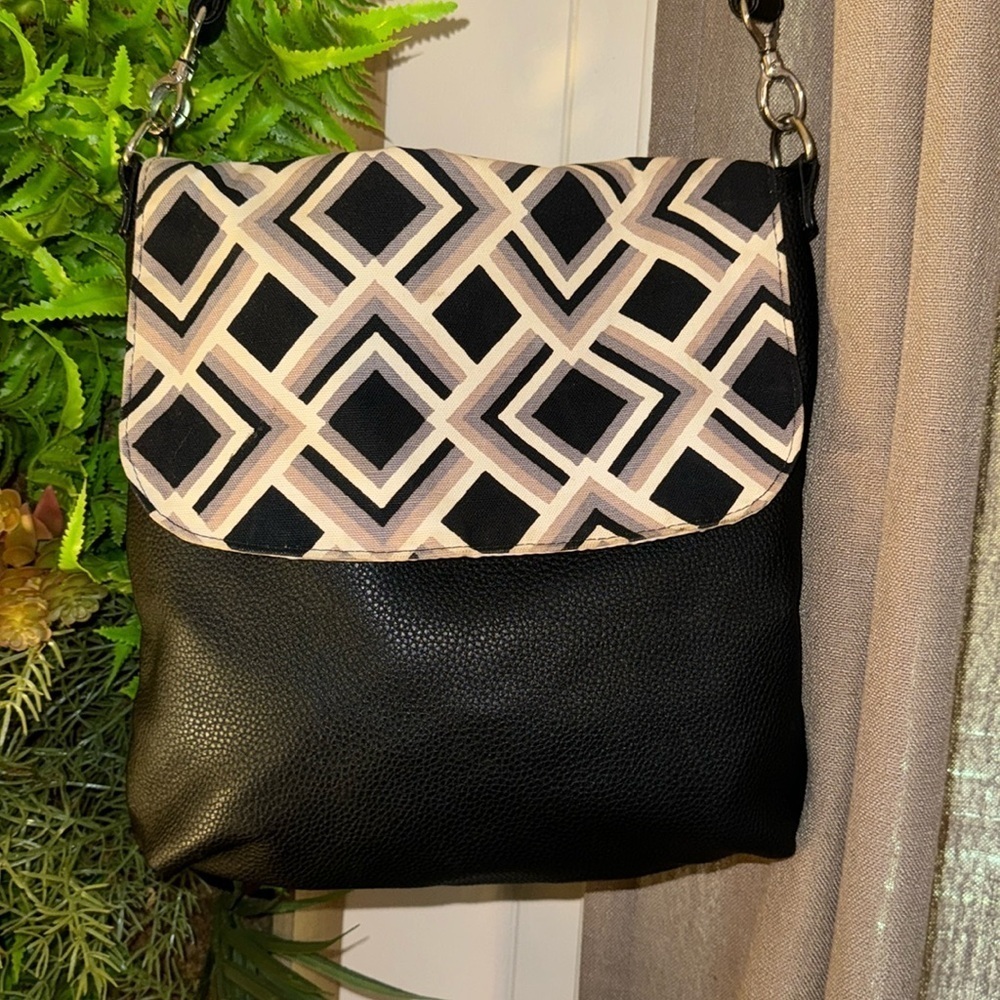 sale thirty-one 31 black pebbled leather shoulder bag